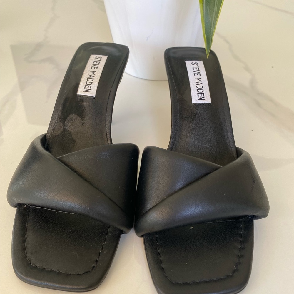 Steve Madden Black Mules Sleek Crossover Design
